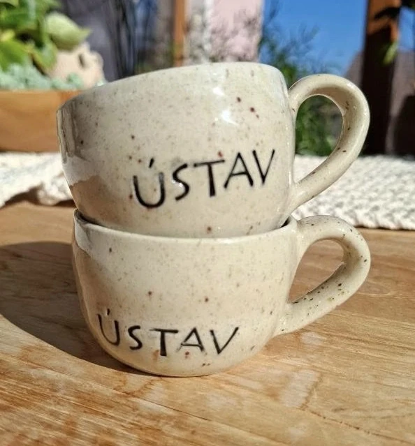 Hrníčky z lásky k Jídelně dělané